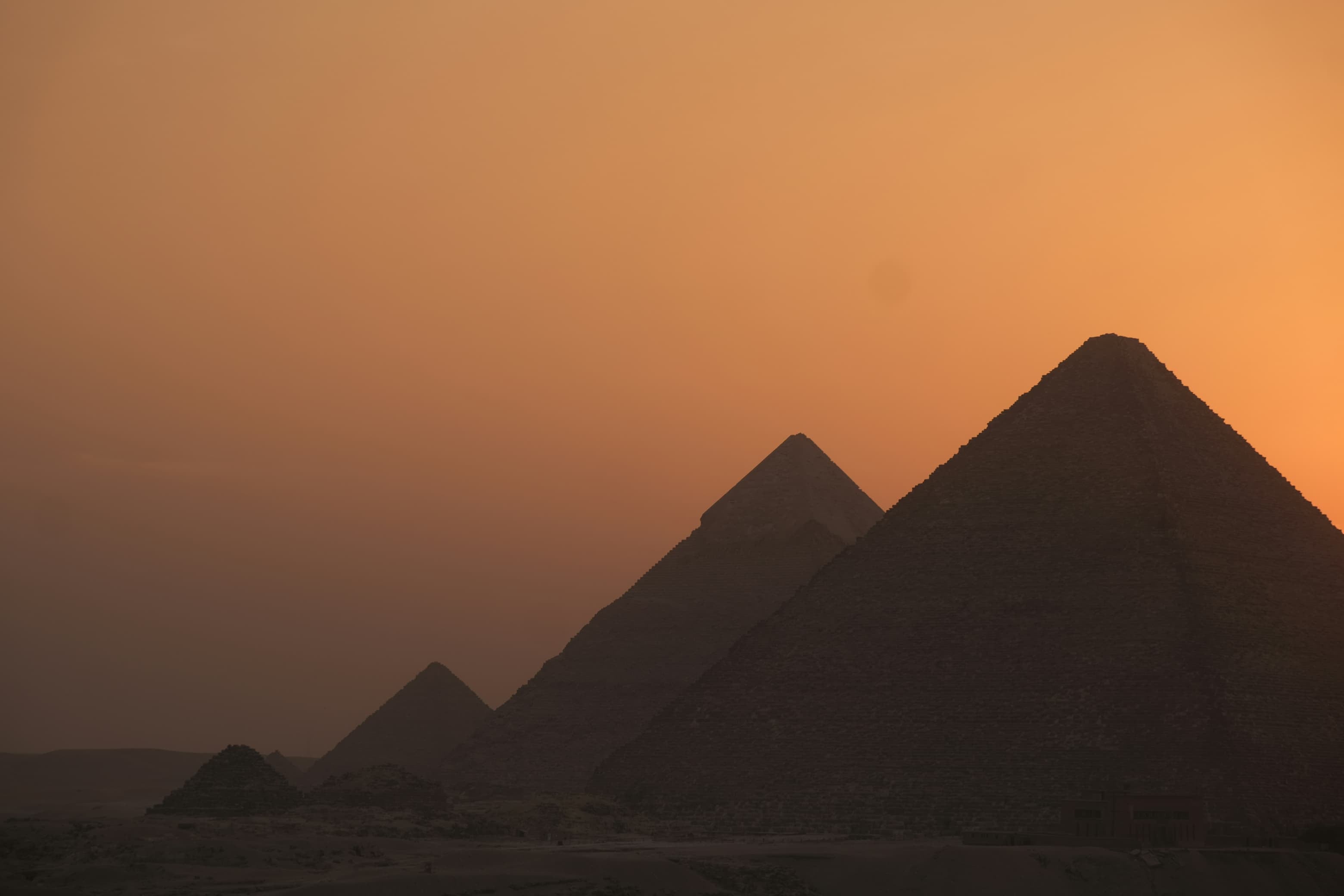 Full-Day Giza Pyramids & Khan El Khalili Tour